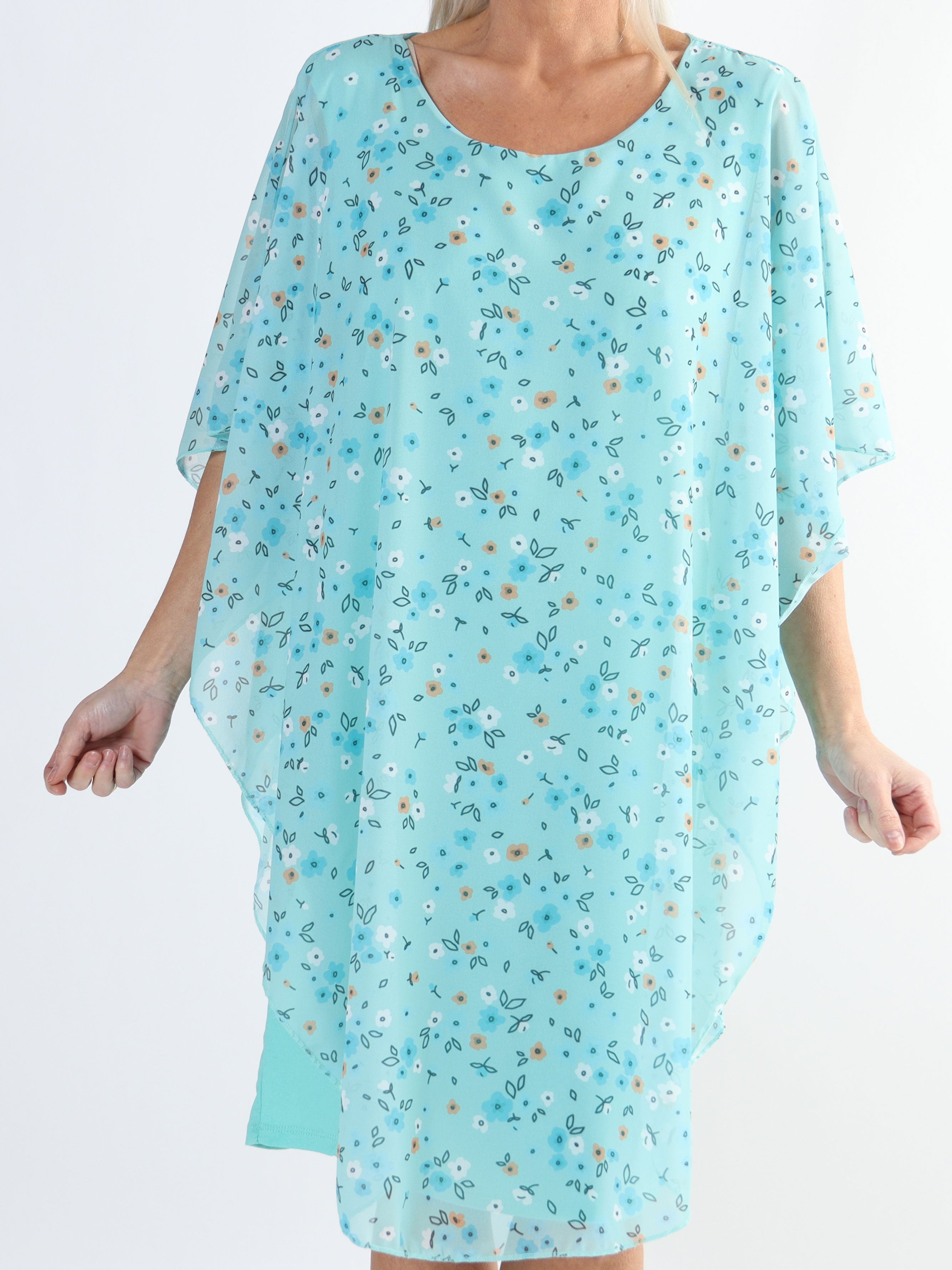 Kenya Small Flower - Tunikaklänning i plus size med blommigt chiffonglager